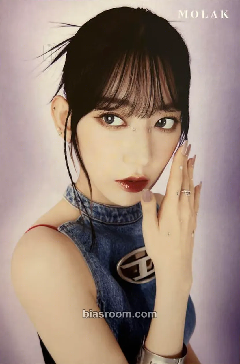 Sakura Molak x Sakura Photocard - LE SSERAFIM - LE SSERAFIM K-pop photocard