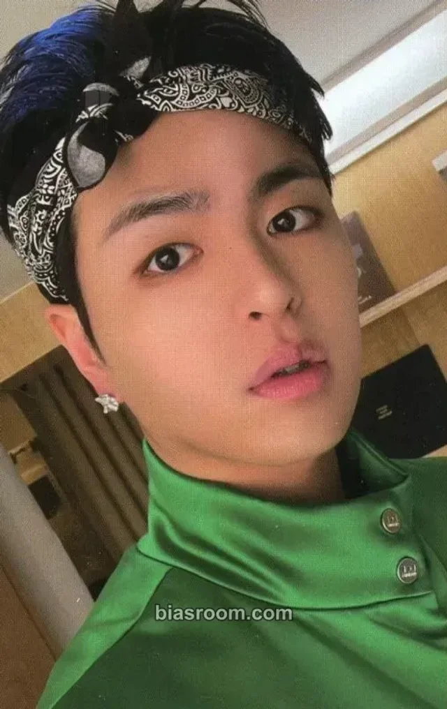 iKON - Ju-ne - Take Off Album album photocard 딴따라 (tantara) version