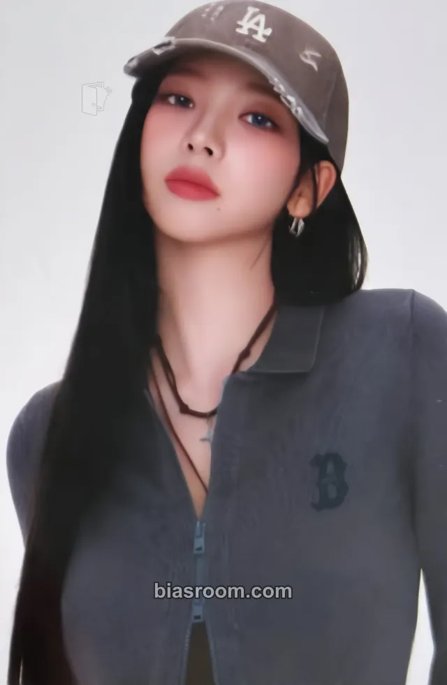 Karina Karina x MLB Photocard - aespa - aespa K-pop photocard
