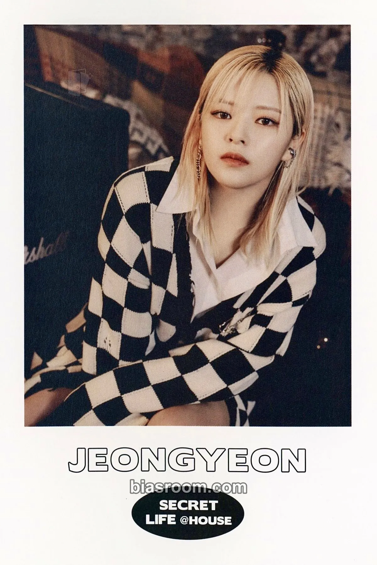 Jeongyeon 2023 Season's Greetings: SECRET LIFE @HOUSE Photocard - TWICE - TWICE K-pop photocard
