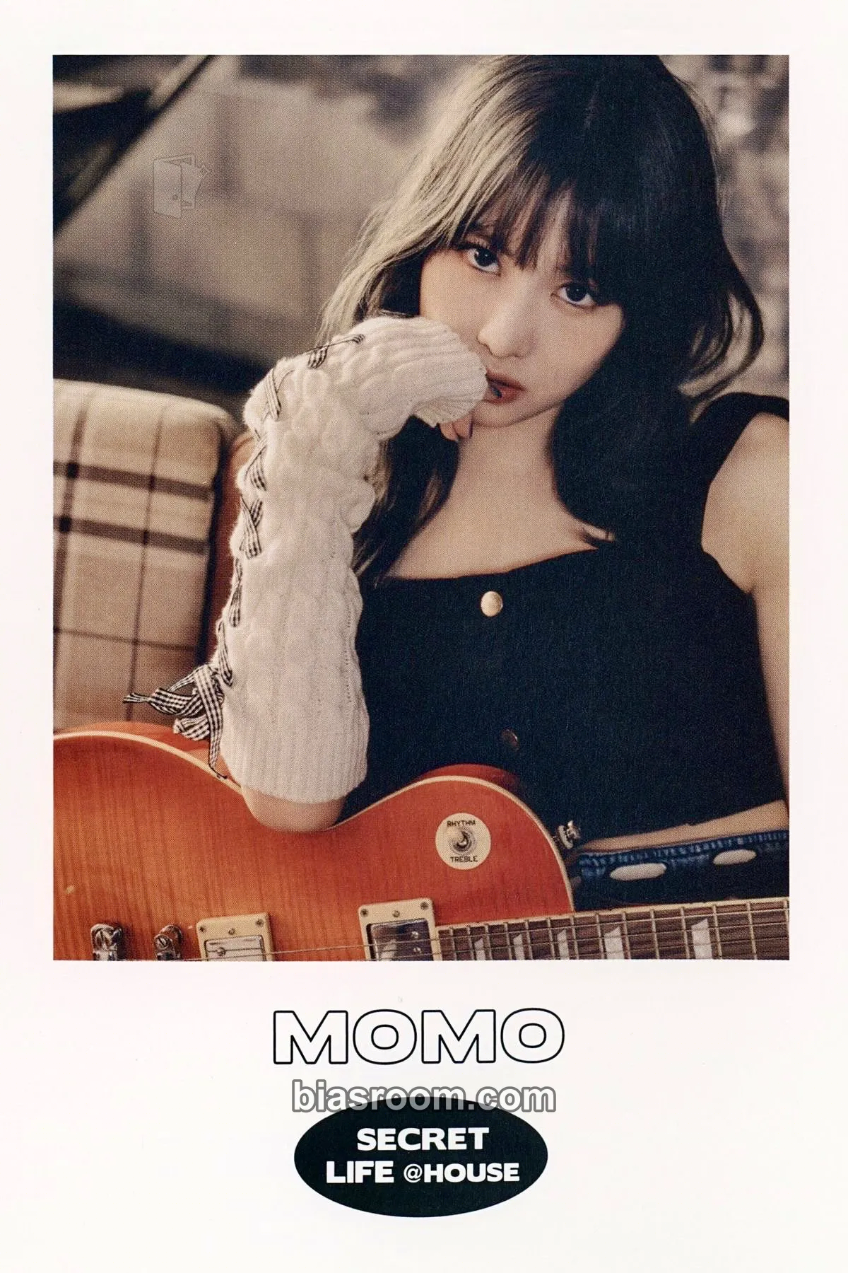 Momo 2023 Season's Greetings: SECRET LIFE @HOUSE Photocard - TWICE - TWICE K-pop photocard