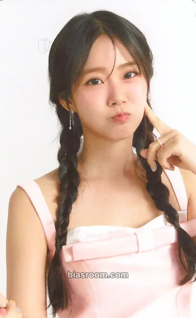 KARA - Seungyeon - The 6th Japan Tour 2025: Karasia - Magical World Event trading card random photocard photocard gacha