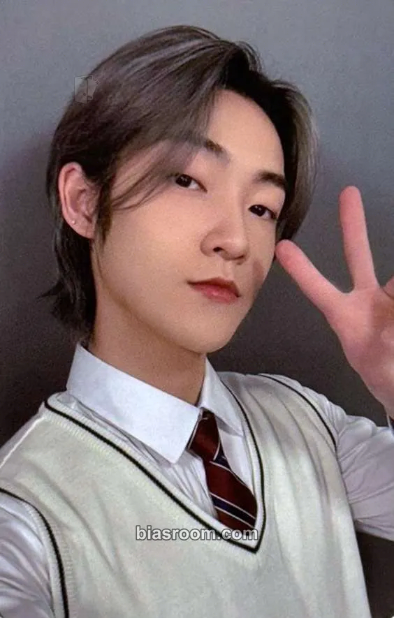 Kevin THE B-LAND Photocard - THE BOYZ - THE BOYZ K-pop photocard