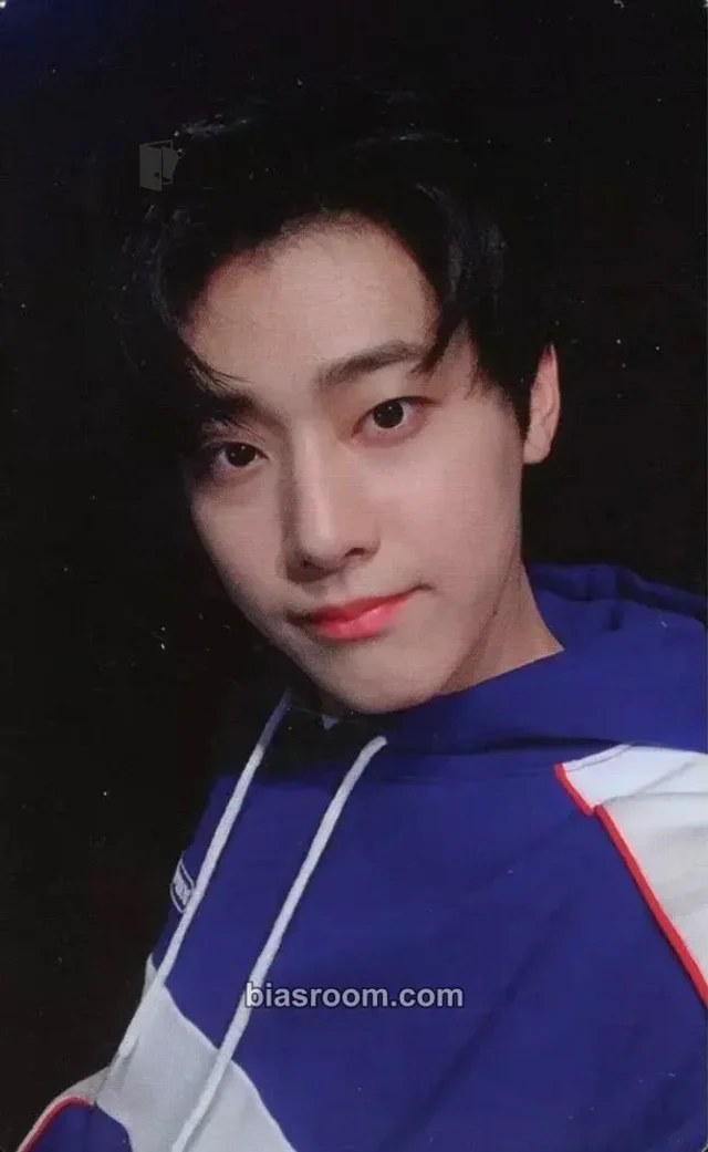 1the9 - Yongha - Hello, Wonderland Event photocard set black version A version