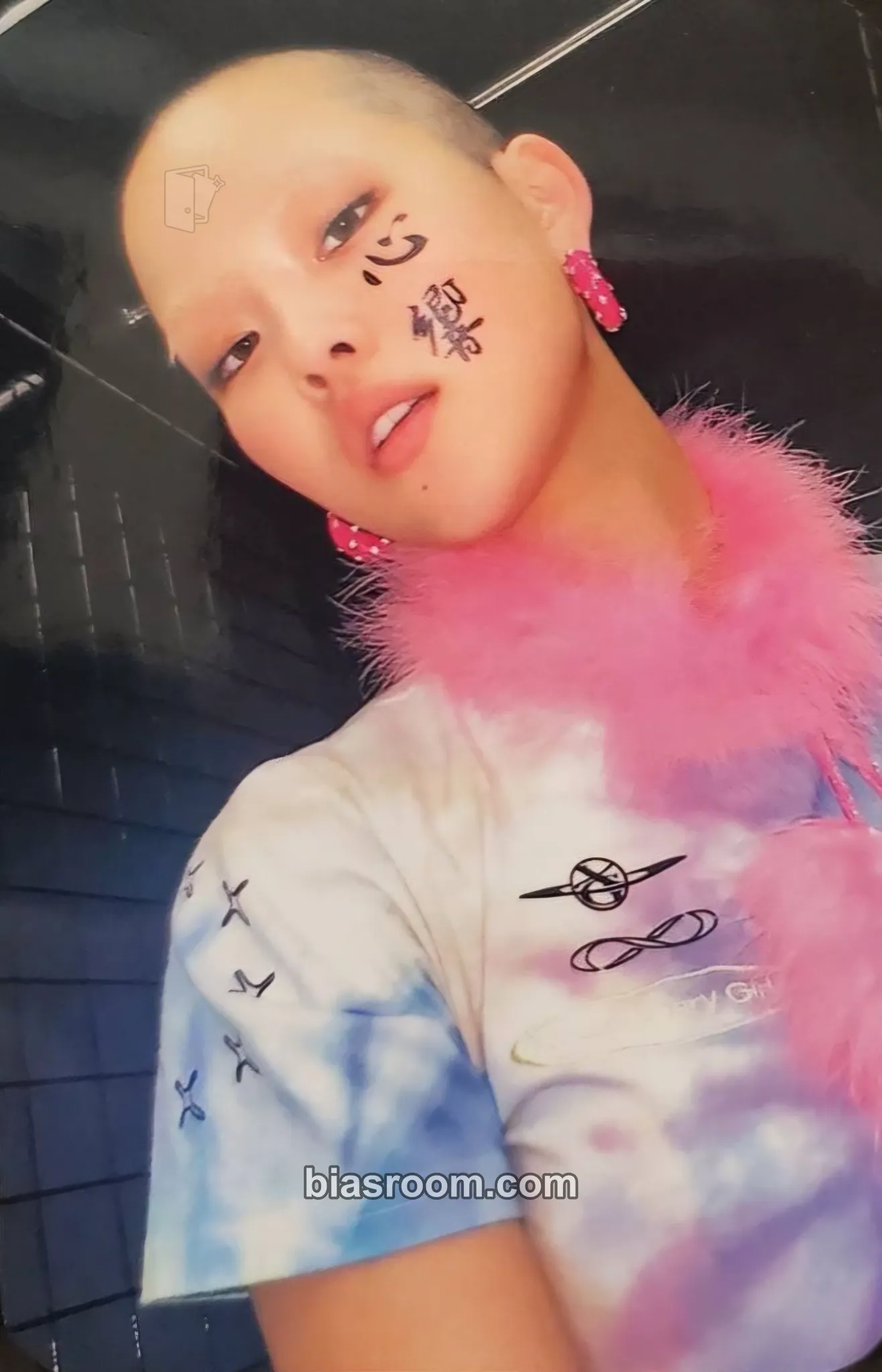COCONA XG 1st WORLD TOUR “The first HOWL” EXHIBITION Photocard - XG - XG K-pop photocard