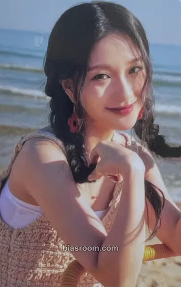 Seoyeon 2024 PHOTOBOOK <FROM SUMMER> Photocard - fromis_9 - fromis_9 K-pop photocard