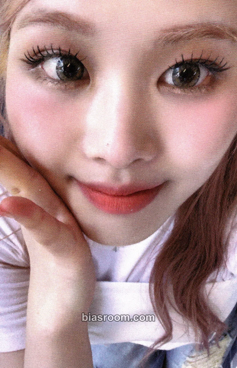 Swan FESTA Photocard - PURPLE KISS - PURPLE KISS K-pop photocard
