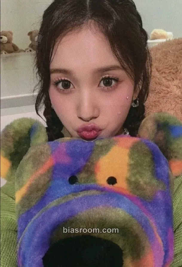 J Teddy Bear (Japanese Ver.) Photocard - STAYC - STAYC K-pop photocard