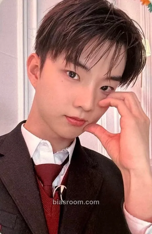 Q Phantasy Pt. 3: Love Letter Photocard - THE BOYZ - THE BOYZ K-pop photocard