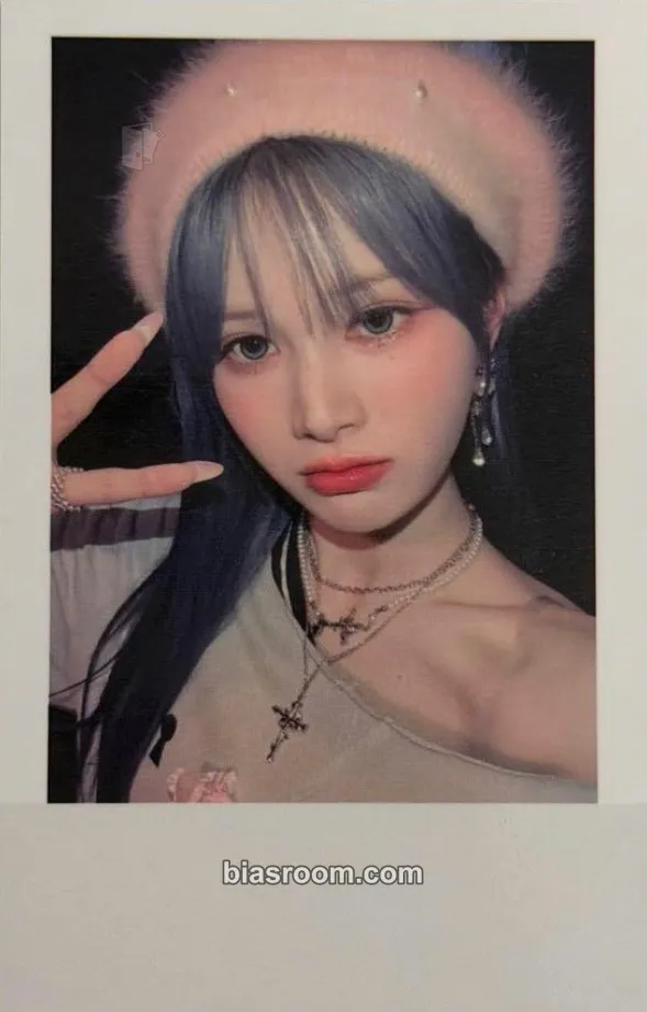Mayu tripleS 1st Asia Tour: My Secret New Zone Photocard - tripleS - tripleS K-pop photocard