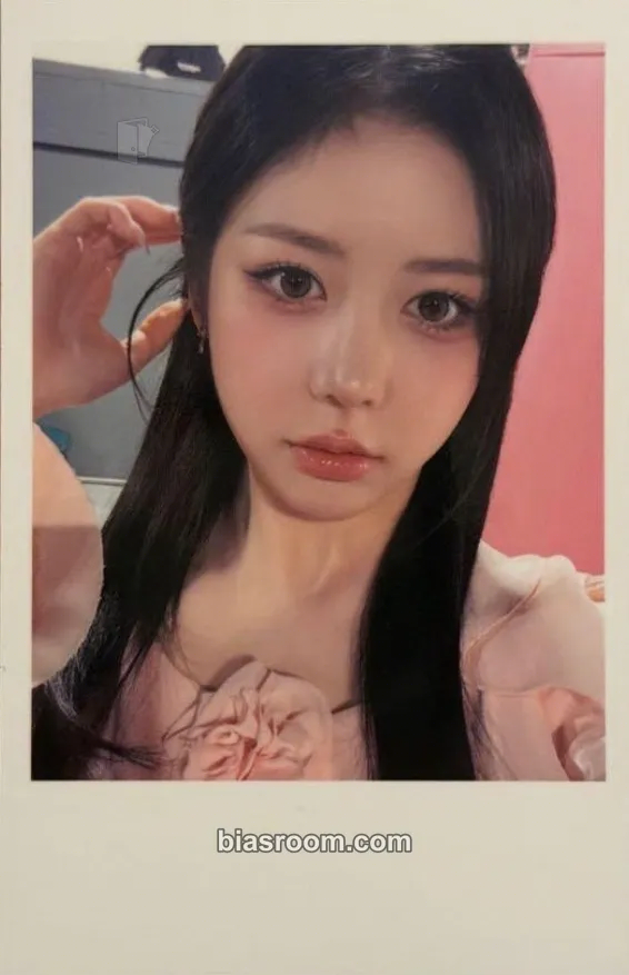 Hyerin tripleS 1st Asia Tour: My Secret New Zone Photocard - tripleS - tripleS K-pop photocard