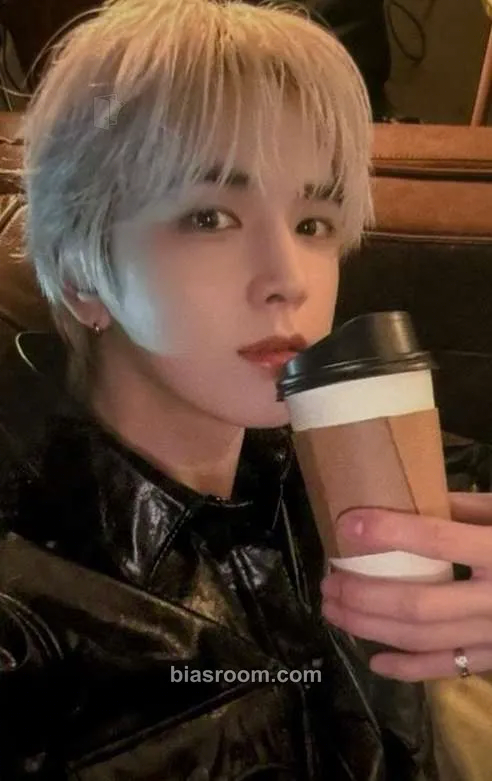 Younghoon Unexpected Photocard - THE BOYZ - THE BOYZ K-pop photocard
