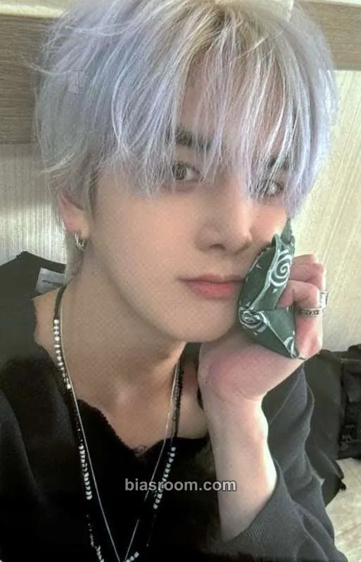 Younghoon Unexpected Photocard - THE BOYZ - THE BOYZ K-pop photocard