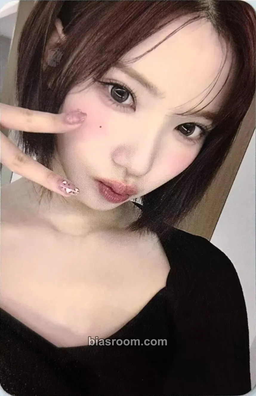 Jiwoo FOCUS Photocard - Hearts2Hearts - Hearts2Hearts K-pop photocard