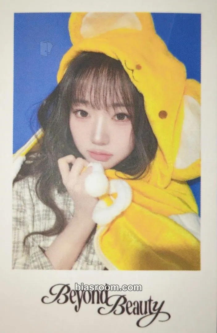 Shion Beyond Beauty Photocard - tripleS - tripleS K-pop photocard
