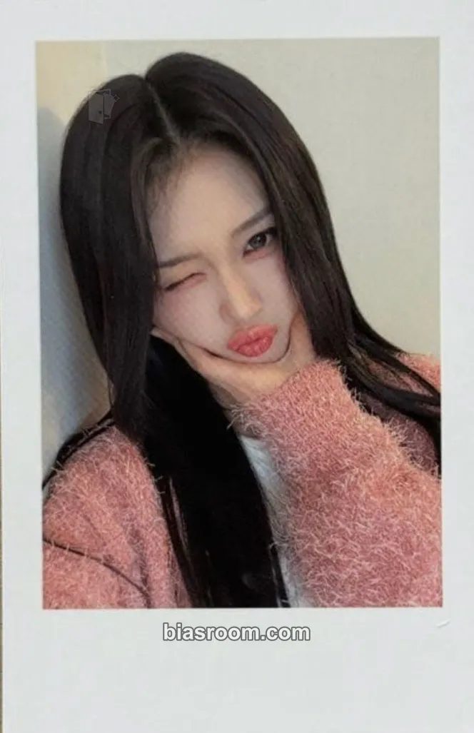 Yubin Beyond Beauty Photocard - tripleS - tripleS K-pop photocard