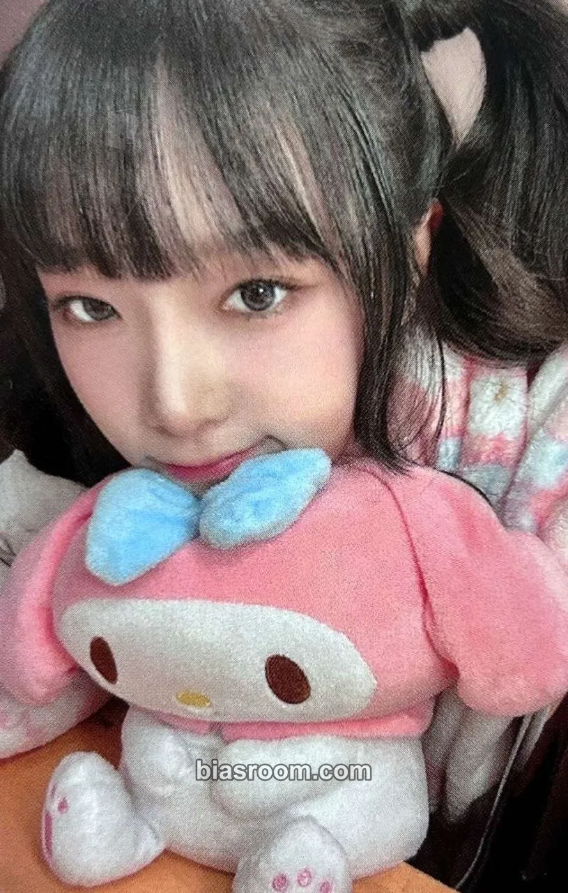 Yena Love War Photocard - Yena K-pop photocard
