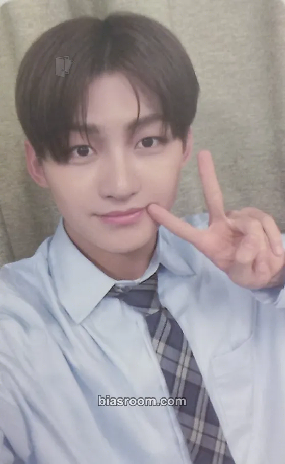 Jihoon Sparkling Blue Photocard - TWS - TWS K-pop photocard