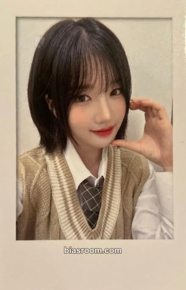 Yooyeon 2025 Season's Greetings: tripleSchool Photocard - tripleS - tripleS K-pop photocard