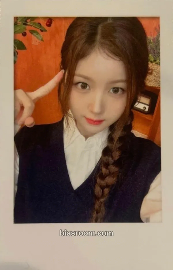 Joobin 2025 Season's Greetings: tripleSchool Photocard - tripleS - tripleS K-pop photocard