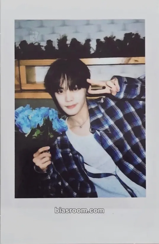 Gyuvin 2nd Anniversary Pop-up 'Our BLUE Bakery' Photocard - ZEROBASEONE - ZEROBASEONE K-pop photocard