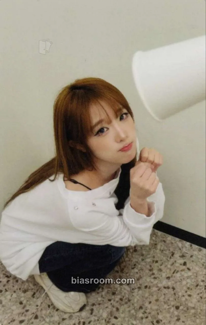 Yena Love Catcher Photocard - Yena K-pop photocard