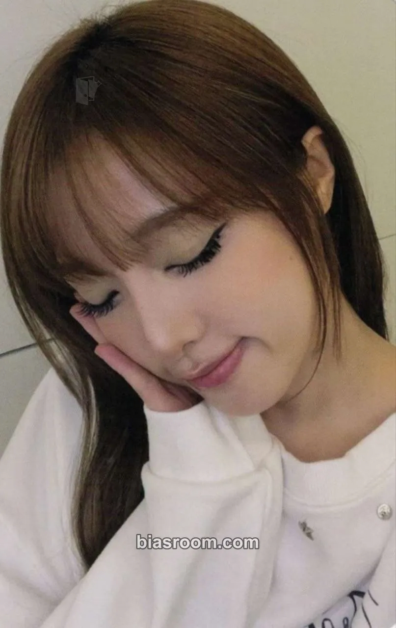 Yena Love Catcher Photocard - Yena K-pop photocard