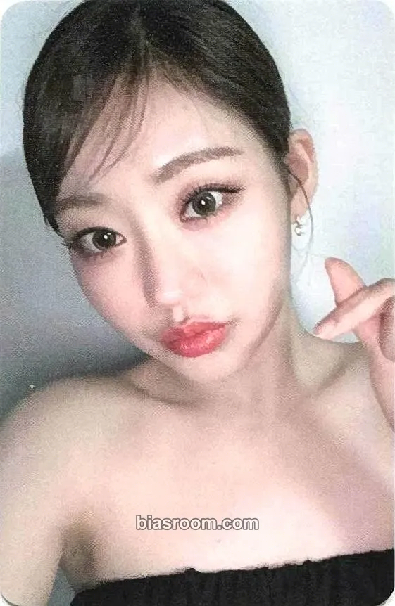 Julie Midas Touch Photocard - KISS OF LIFE - KISS OF LIFE K-pop photocard