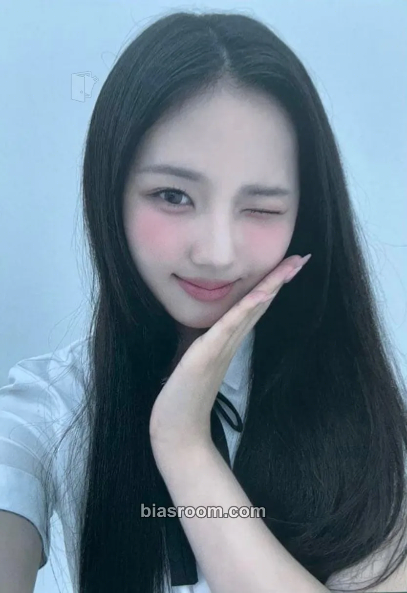 Jiwoo tripleS 1st Concert: Girls Never Stop Photocard - tripleS - tripleS K-pop photocard