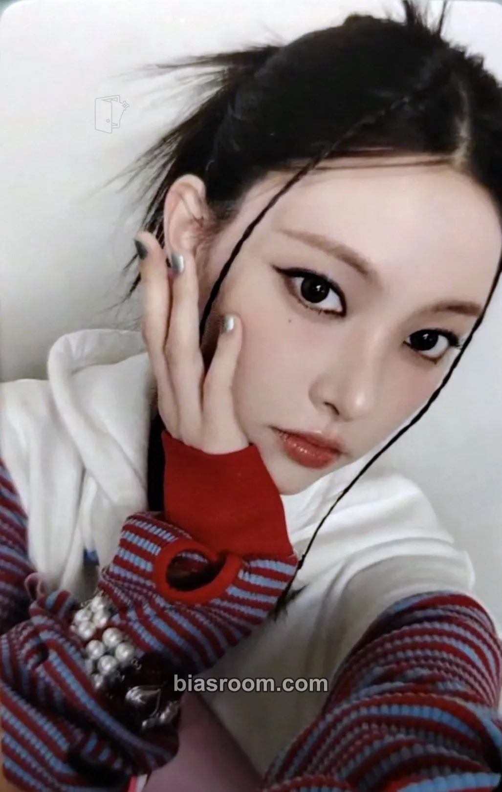 Yunah NOT CUTE ANYMORE Photocard - ILLIT - ILLIT K-pop photocard