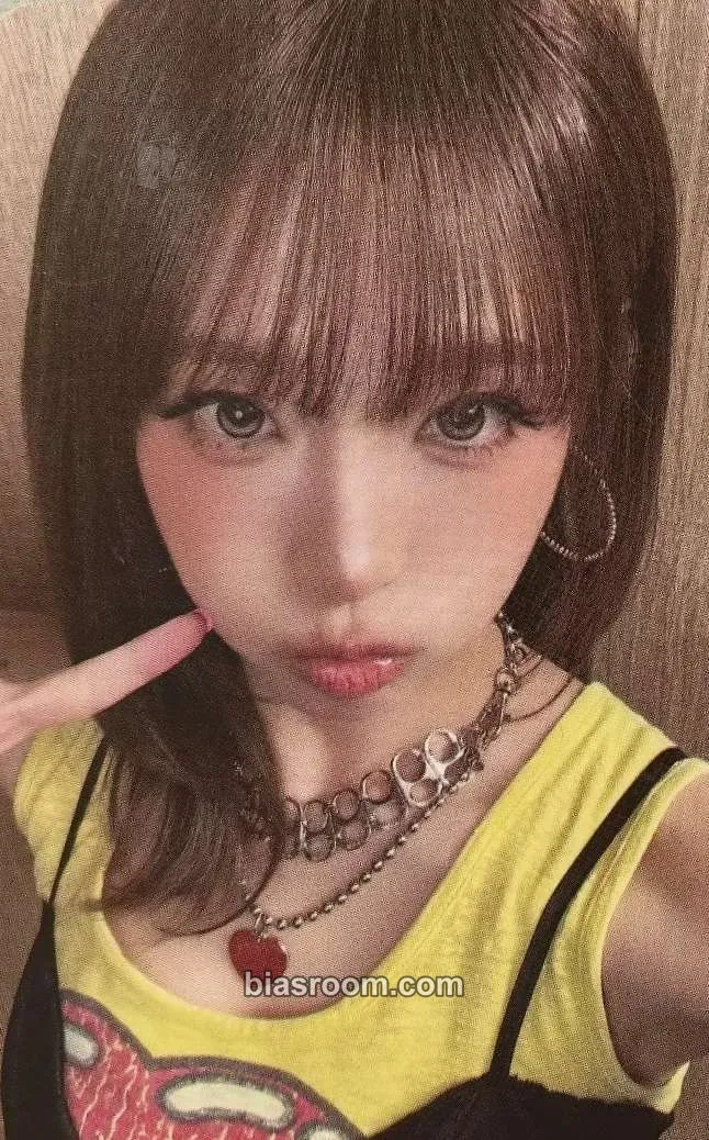 Yena 2026 Yena 1st Live Tour “So Near, Yet So Far, Another Wo2ld!” Photocard - Yena K-pop photocard