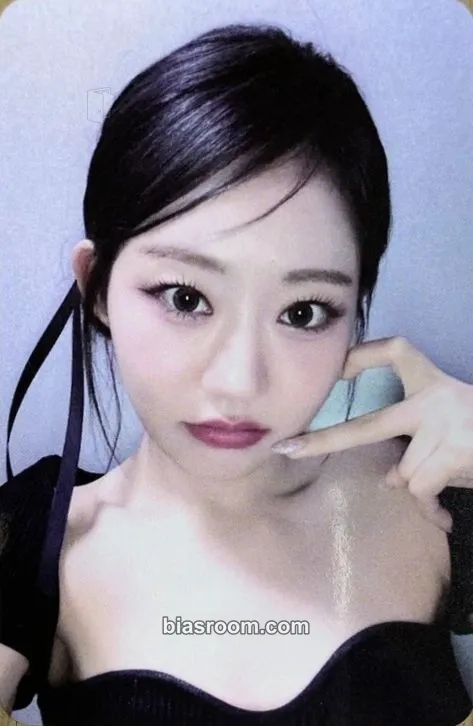 Julie Midas Touch Photocard - KISS OF LIFE - KISS OF LIFE K-pop photocard