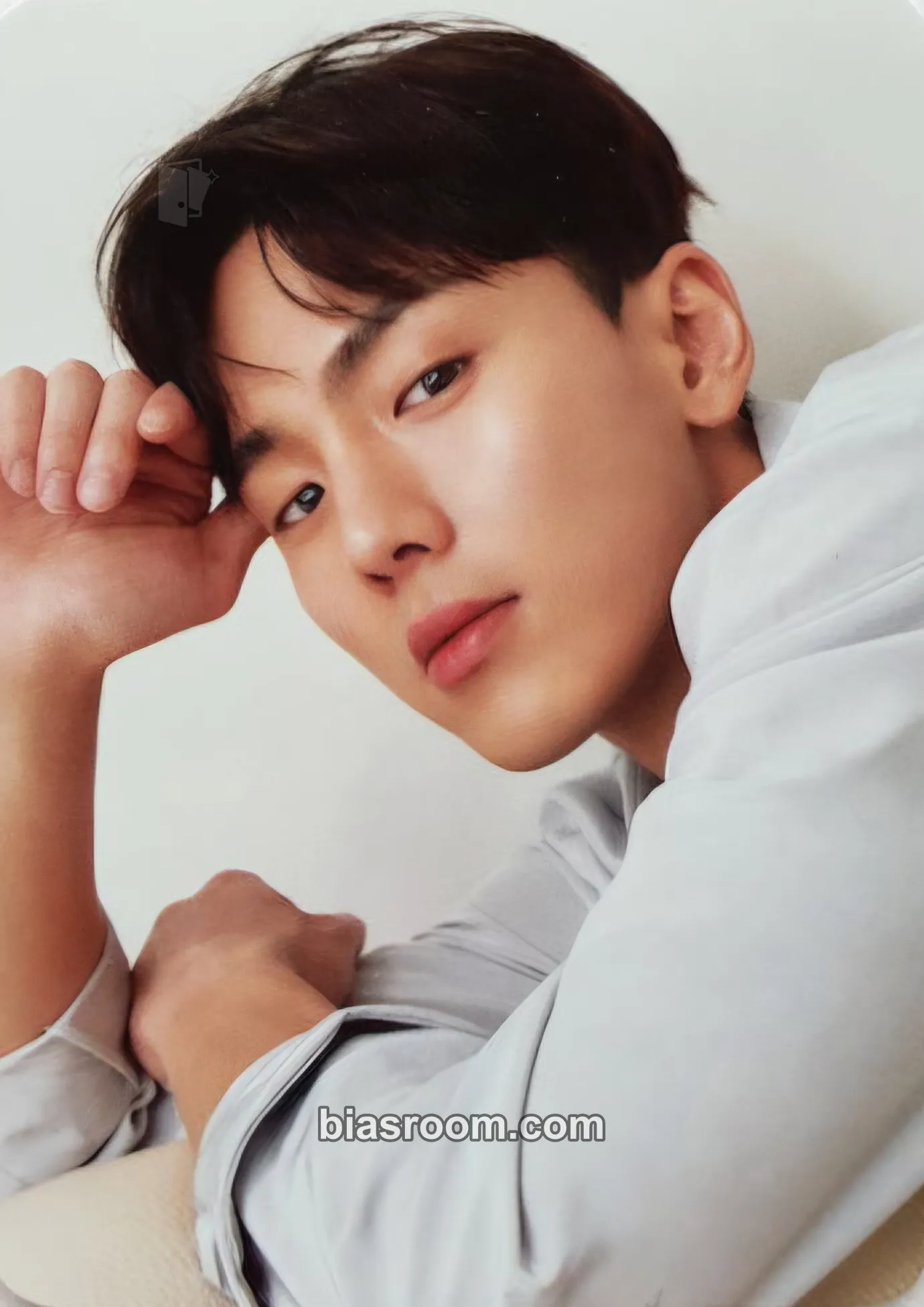 Shownu Shownu X Round Around Photocard - MONSTA X - MONSTA X K-pop photocard