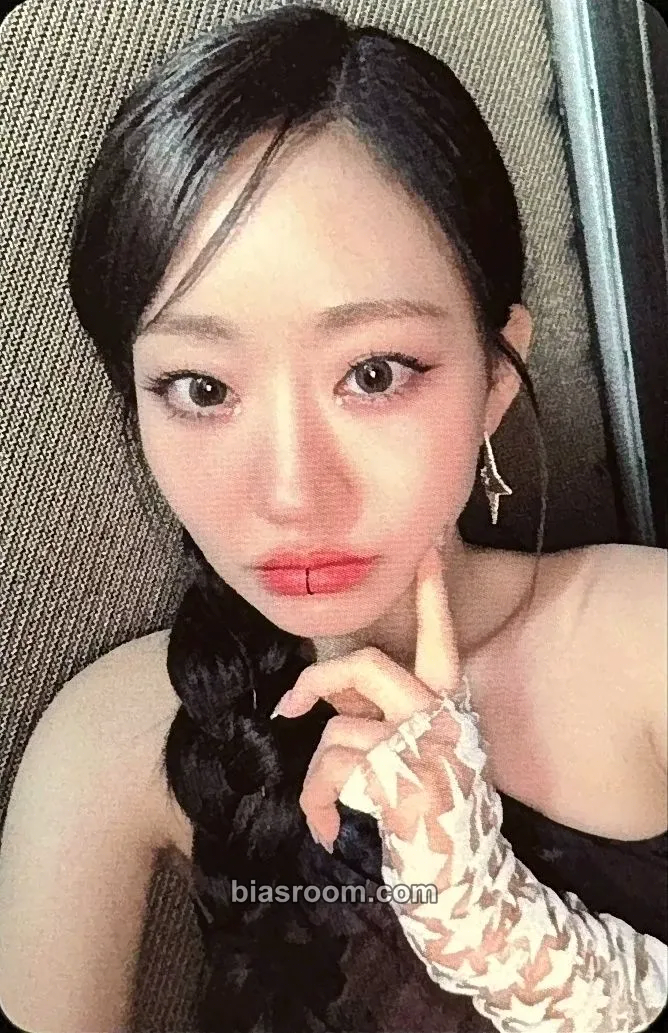 Julie Midas Touch Photocard - KISS OF LIFE - KISS OF LIFE K-pop photocard