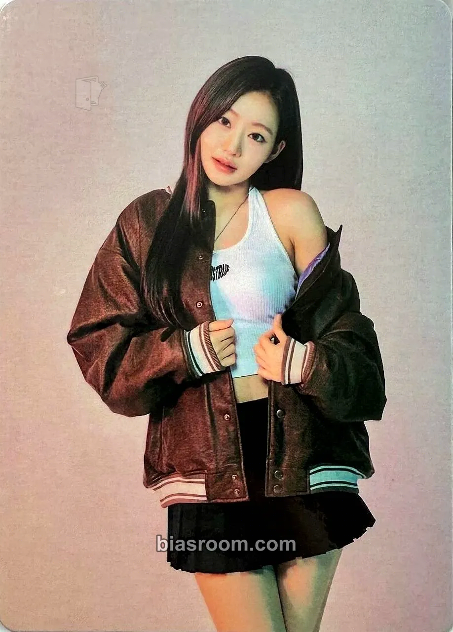 Julie KISS OF LIFE X ZOZOTOWN JP Photocard - KISS OF LIFE - KISS OF LIFE K-pop photocard