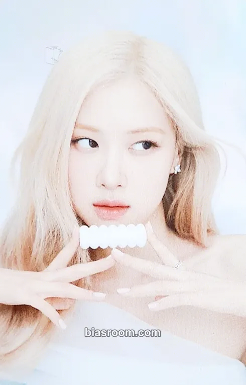 Rosé Rosé x Sulwhasoo Photocard - BLACKPINK - BLACKPINK K-pop photocard