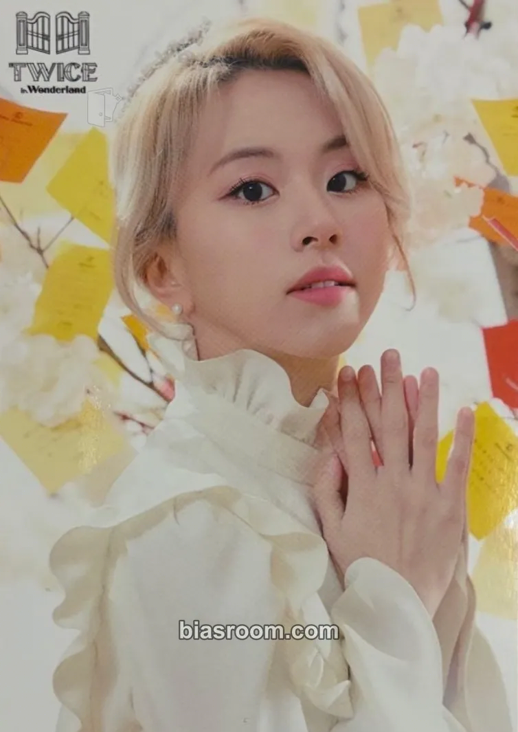 Chaeyoung TWICE in Wonderland Photocard - TWICE - TWICE K-pop photocard