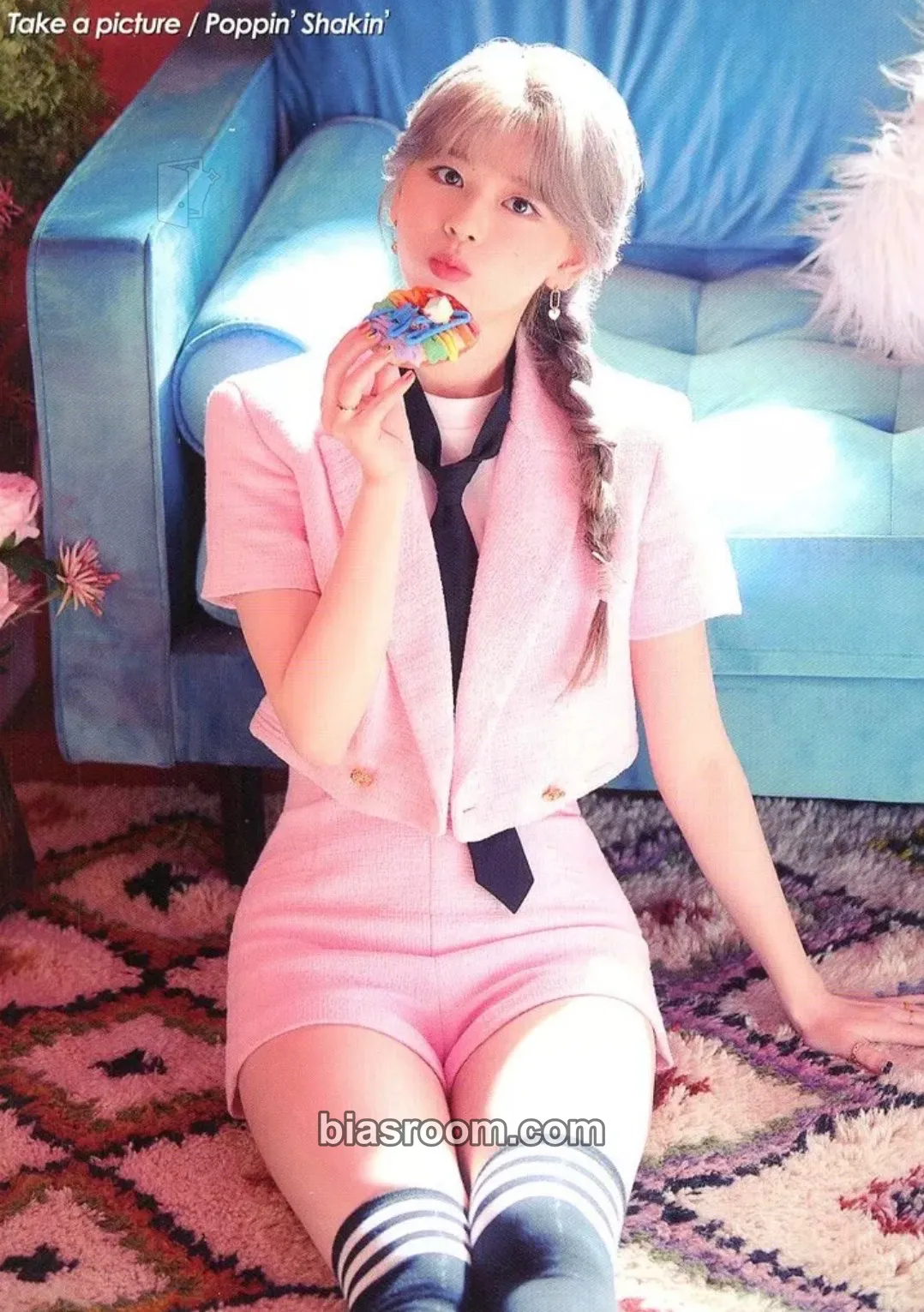 Riku “Take a Picture / Poppin' Shakin'” official goods Photocard - NiziU - NiziU K-pop photocard