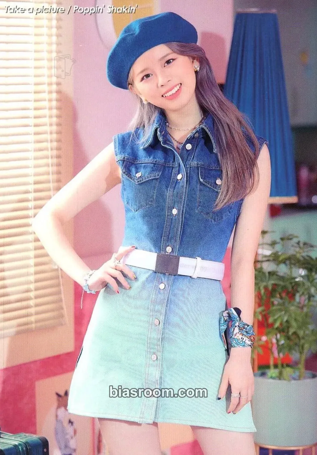 Riku “Take a Picture / Poppin' Shakin'” official goods Photocard - NiziU - NiziU K-pop photocard