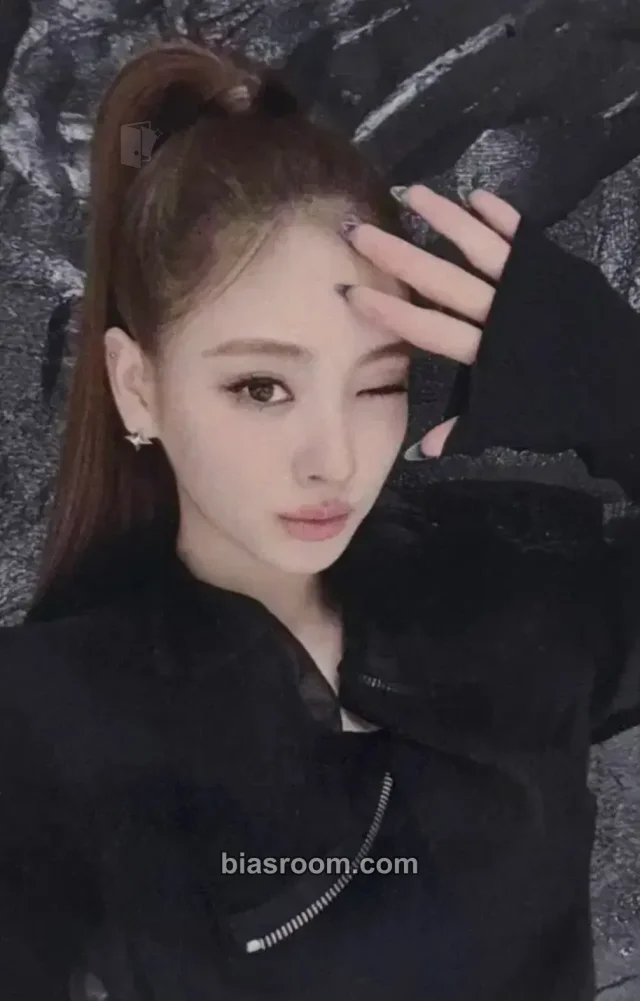 MEOVV - Anna - HANDS UP Album broadcast