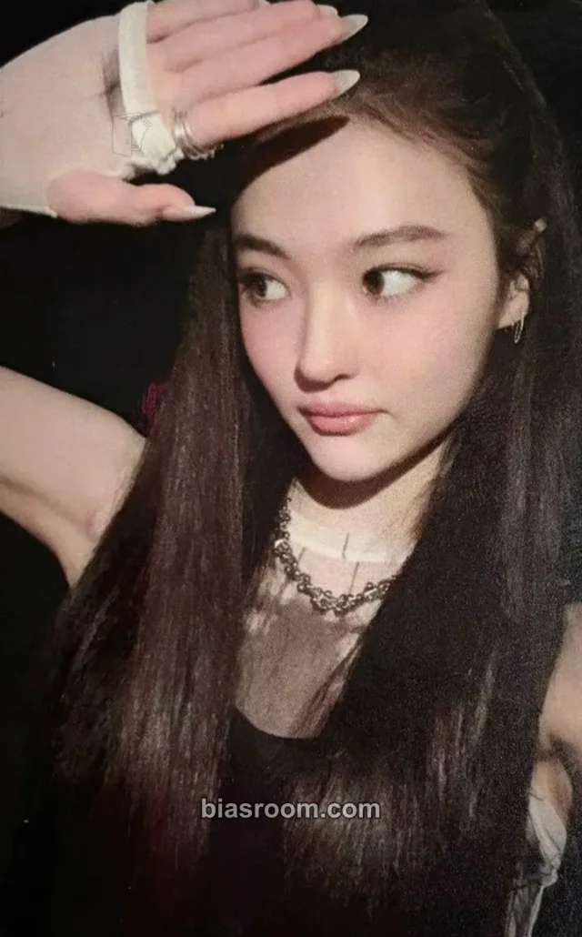 MEOVV - Ella - HANDS UP Album broadcast