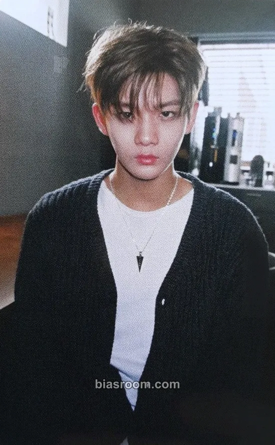 Jinyoung Premier Fan-Con Photocard - Wanna One - Wanna One K-pop photocard