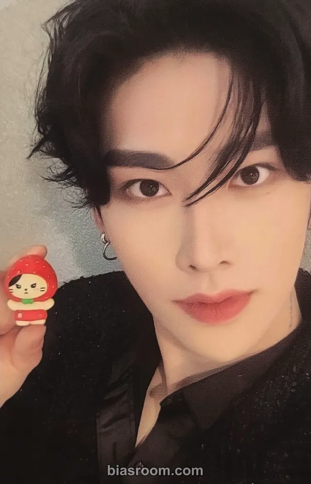 Ricky ZB1 x LINE FRIENDS Photocard - ZEROBASEONE - ZEROBASEONE K-pop photocard
