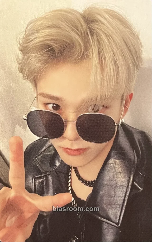 TREASURE - Asahi - REBOOT Album album photocard photobook version version 1 selfie