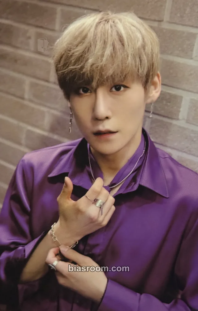 D1CE - Woodam - Wake Up: Roll The World Album album photocard black version