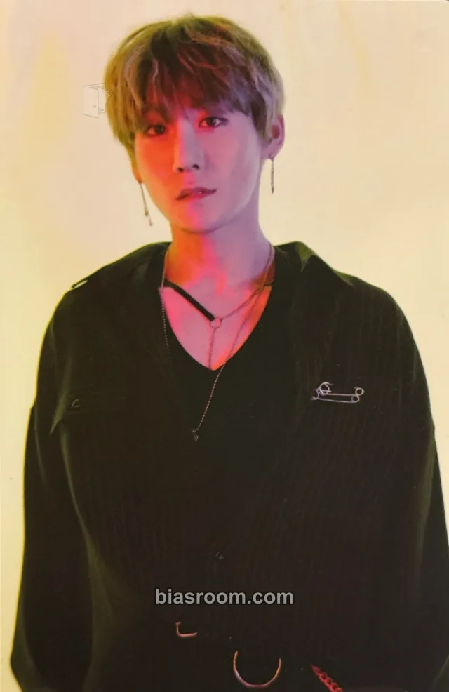 D1CE - Woodam - Wake Up: Roll The World Album album photocard white version