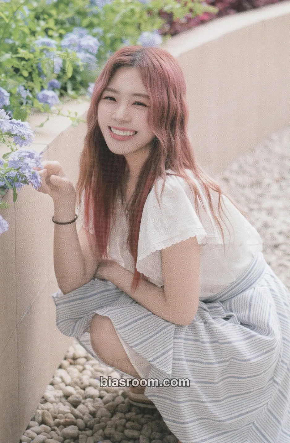JiU Tour Photobook Photocard - Dreamcatcher - Dreamcatcher K-pop photocard