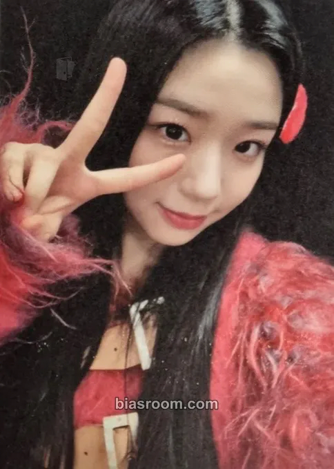 Chaeyeon Assemble Photocard - tripleS - tripleS K-pop photocard