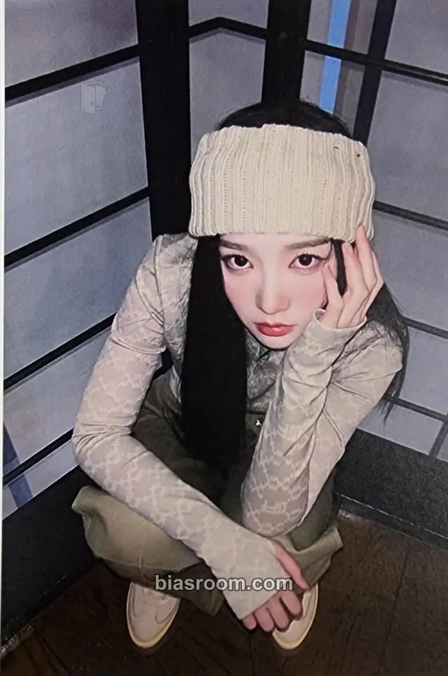 Yooyeon Assemble Photocard - tripleS - tripleS K-pop photocard