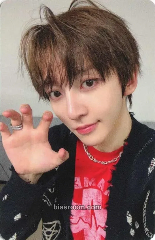 Donghyeon Flip It, Kick It! Photocard - KickFlip - KickFlip K-pop photocard
